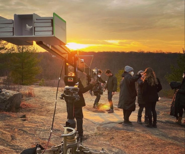 melissa roxburgh on set of manifest melissa roxburgh on set of manifest